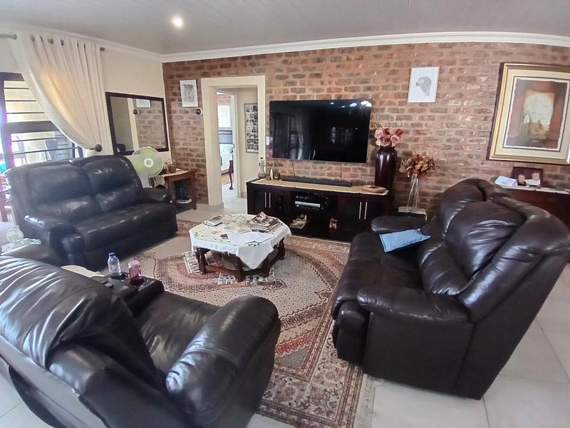 3 Bedroom Property for Sale in Stilbaai Wes Western Cape